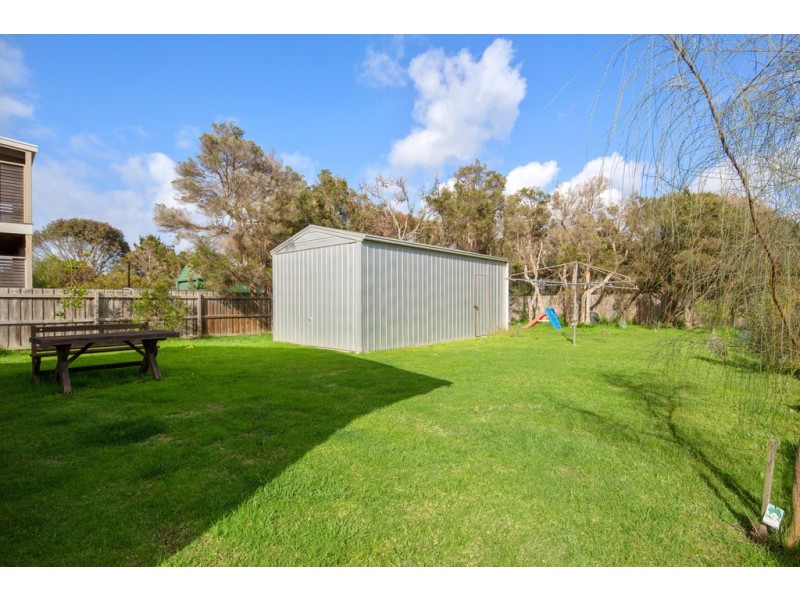 8 Dolphin Drive, Smiths Beach VIC 3922