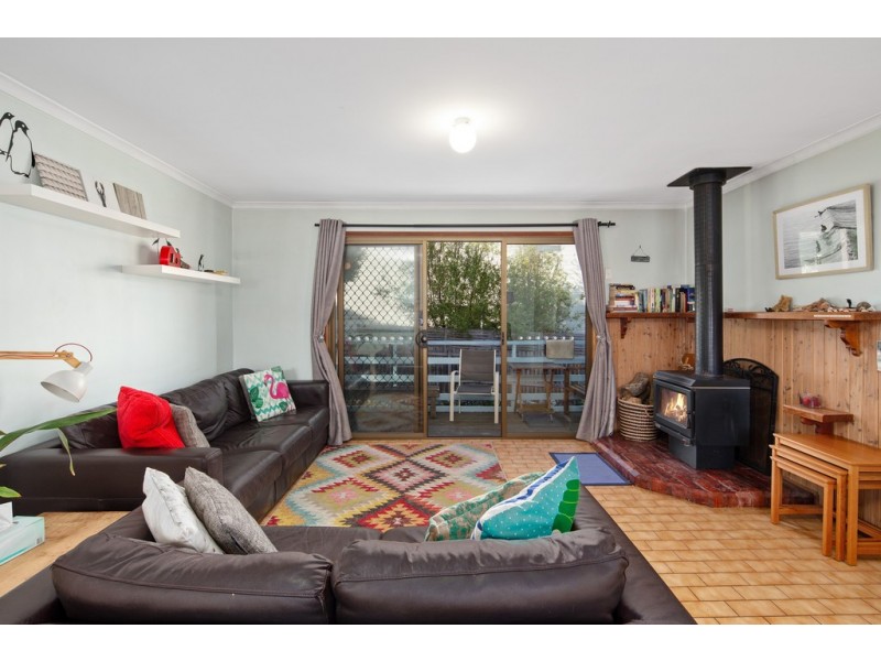 8 Dolphin Drive, Smiths Beach VIC 3922