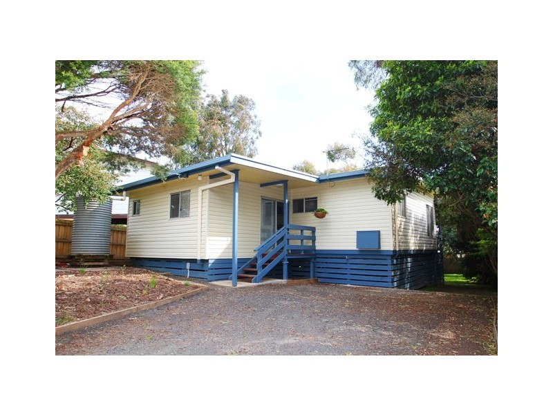 16 Bayview Drive, Cowes VIC 3922