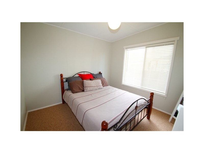16 Bayview Drive, Cowes VIC 3922