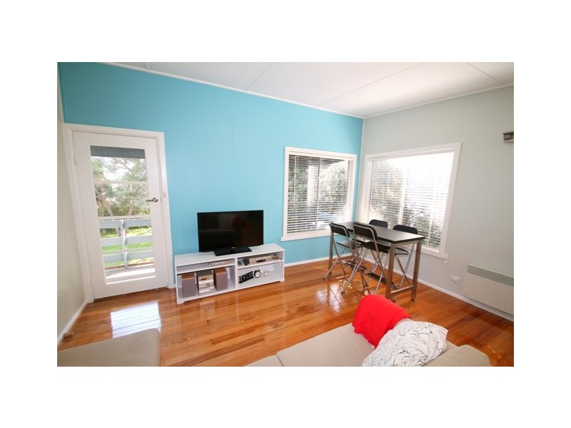 16 Bayview Drive, Cowes VIC 3922