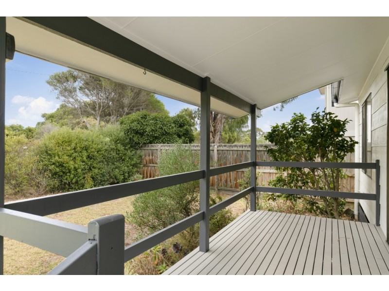 28 Hobsons Parade, Cowes VIC 3922