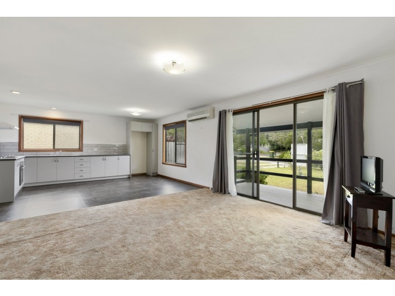 28 Hobsons Parade, Cowes VIC 3922