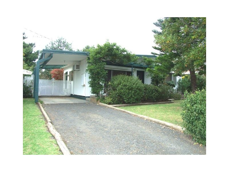 19 Alexander Ave, Cowes VIC 3922