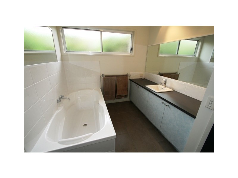 8 Chloe Close, Cowes VIC 3922