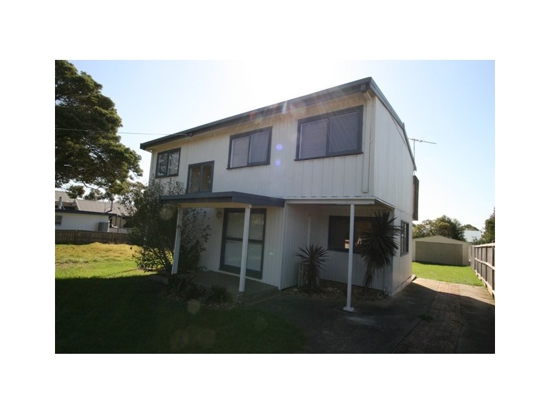 14 Hobsons Parade, Cowes VIC 3922