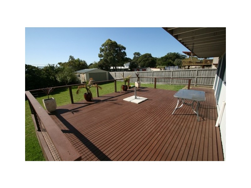 14 Hobsons Parade, Cowes VIC 3922