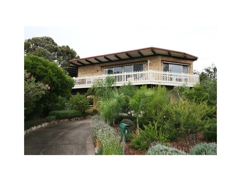 5 Sunseeker Court, Cowes VIC 3922