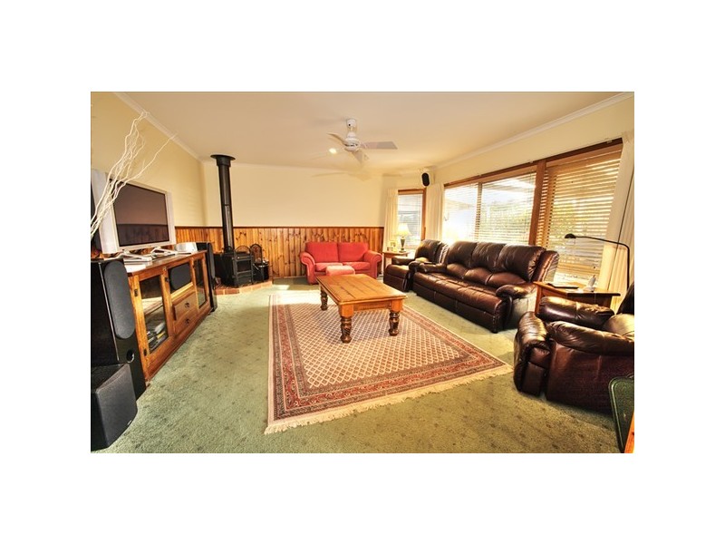 8 Hotham Close, Cowes VIC 3922