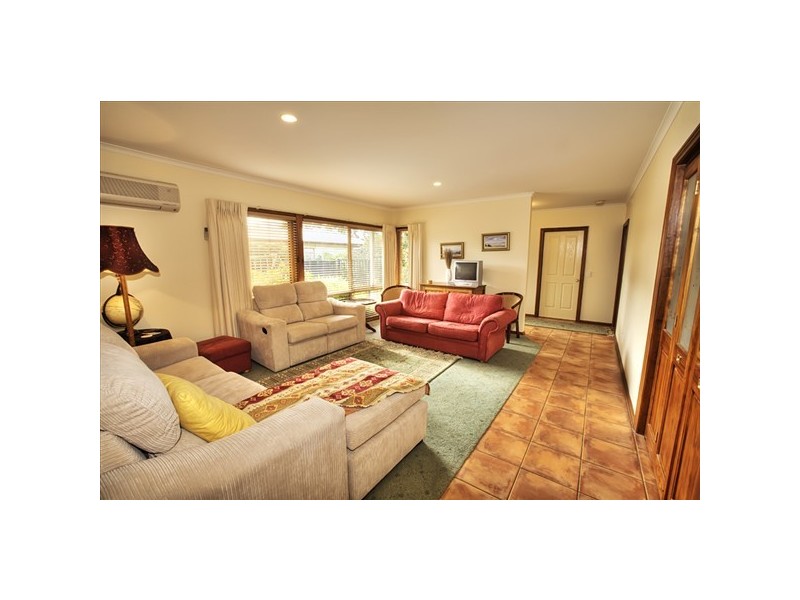 8 Hotham Close, Cowes VIC 3922