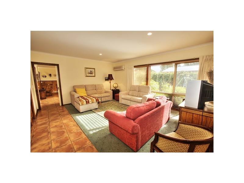 8 Hotham Close, Cowes VIC 3922