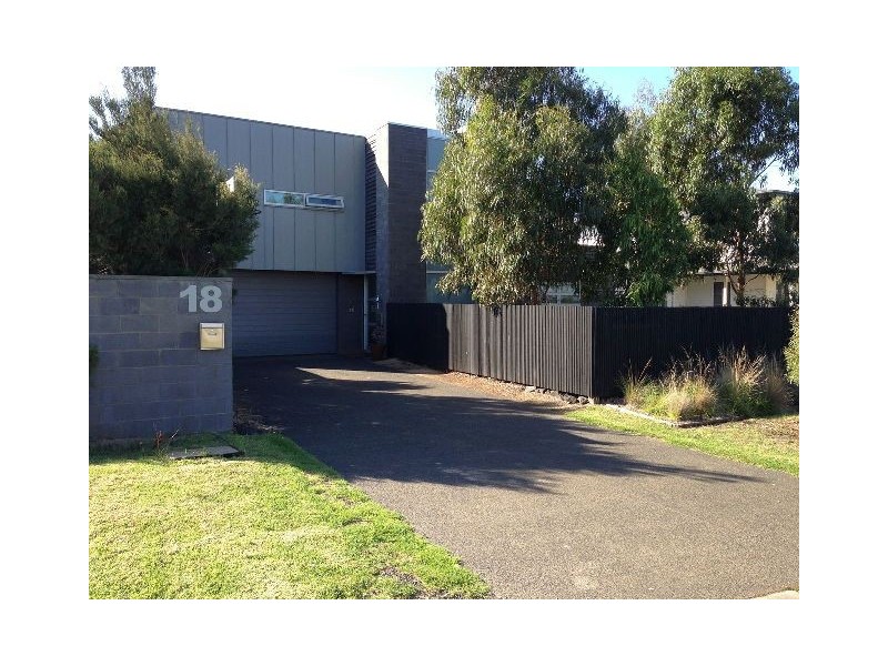 18 Anthony Court, Cowes VIC 3922