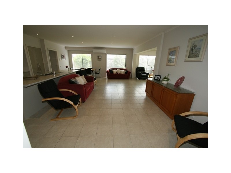 25 Norman Drive, Cowes VIC 3922