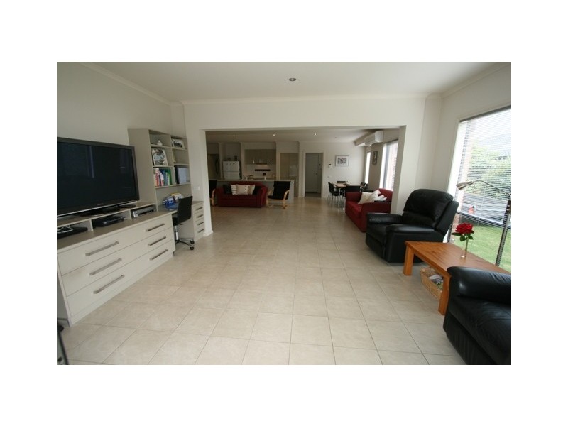 25 Norman Drive, Cowes VIC 3922