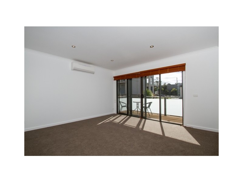 10/55 Chapel Street, Cowes VIC 3922