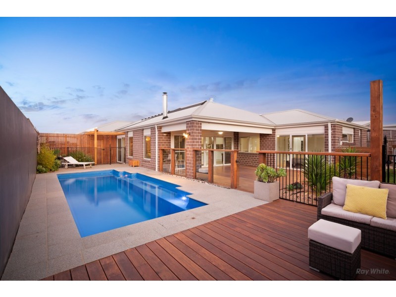 8 Shelly Court, Cowes VIC 3922