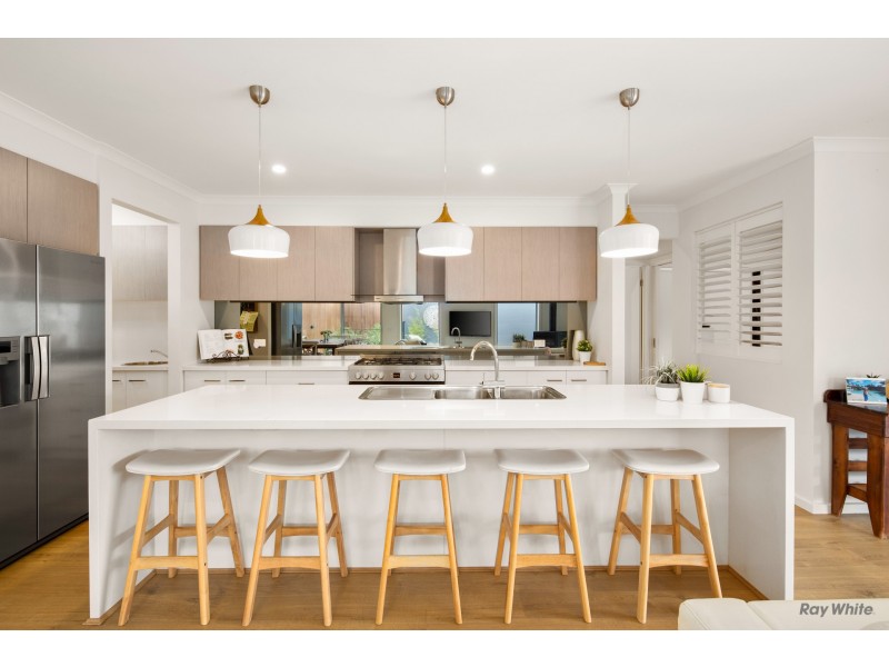 8 Shelly Court, Cowes VIC 3922