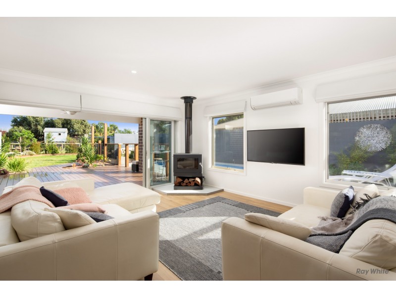 8 Shelly Court, Cowes VIC 3922