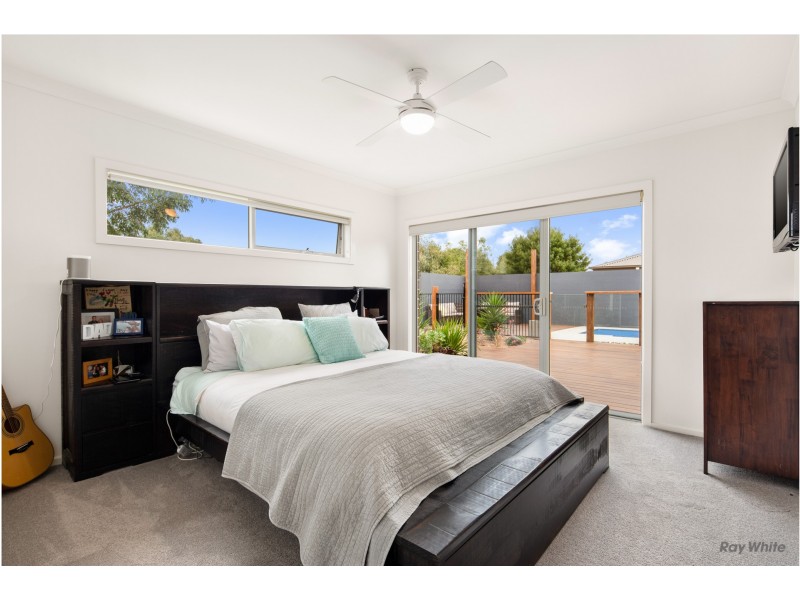 8 Shelly Court, Cowes VIC 3922