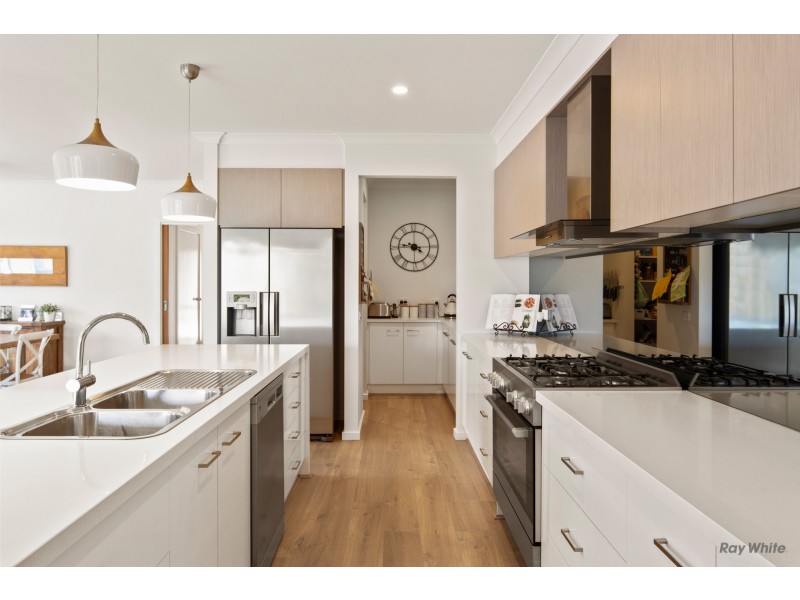 8 Shelly Court, Cowes VIC 3922