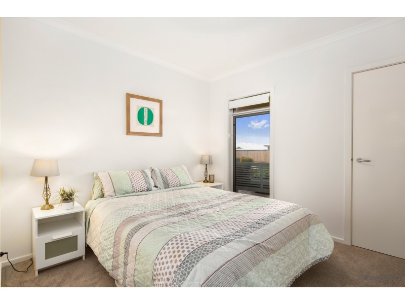 8 Shelly Court, Cowes VIC 3922
