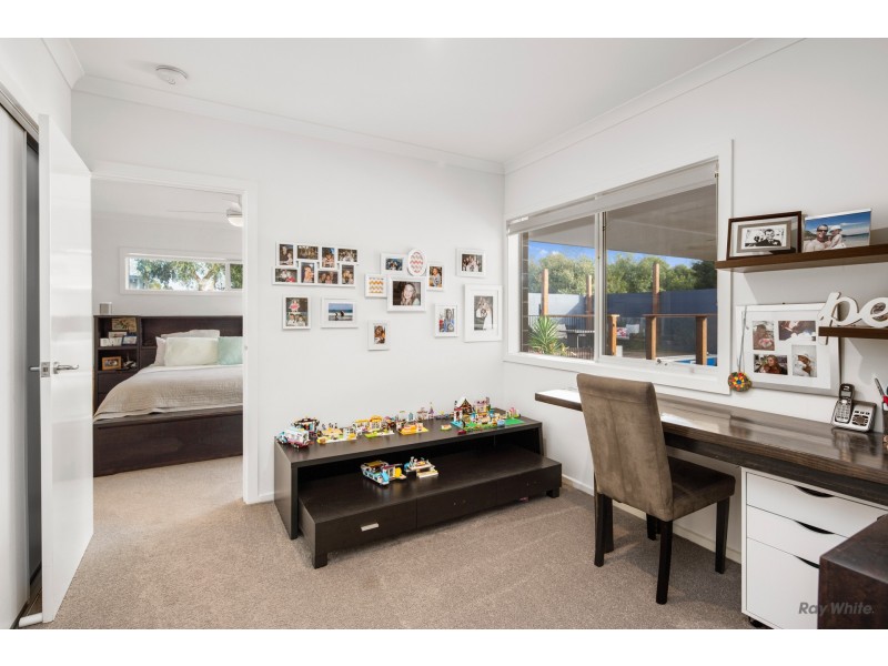 8 Shelly Court, Cowes VIC 3922