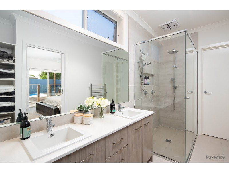 8 Shelly Court, Cowes VIC 3922