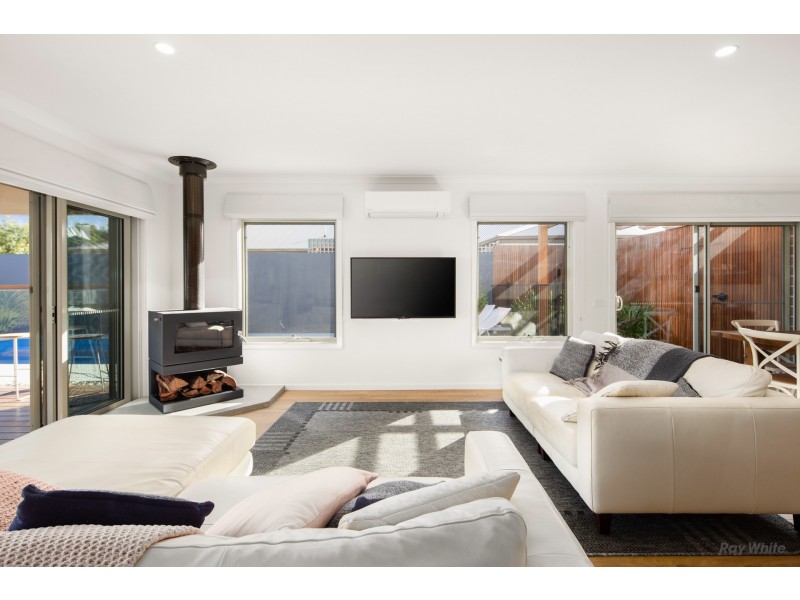 8 Shelly Court, Cowes VIC 3922