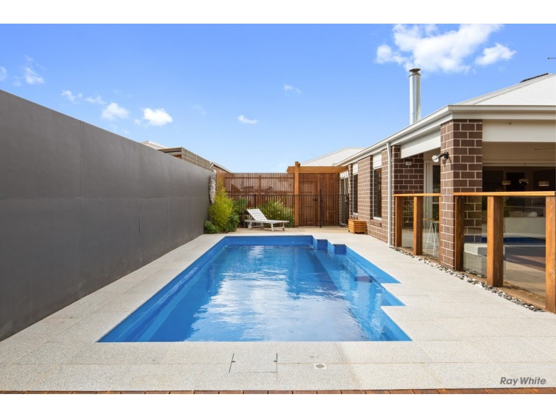 8 Shelly Court, Cowes VIC 3922
