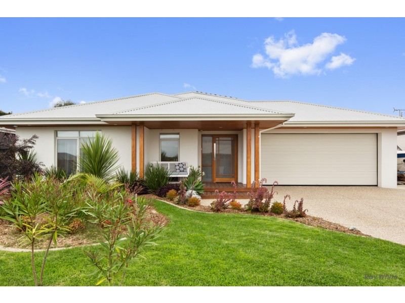 8 Shelly Court, Cowes VIC 3922