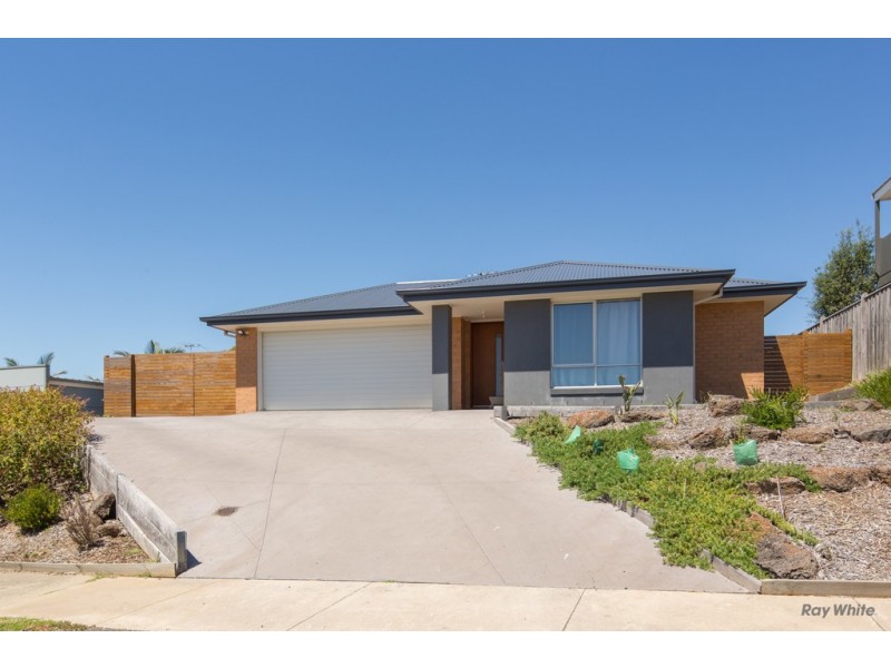 31 Seagrove Way, Cowes VIC 3922