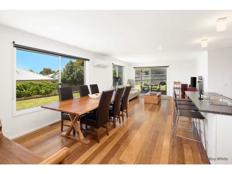 31 Seagrove Way, Cowes VIC 3922