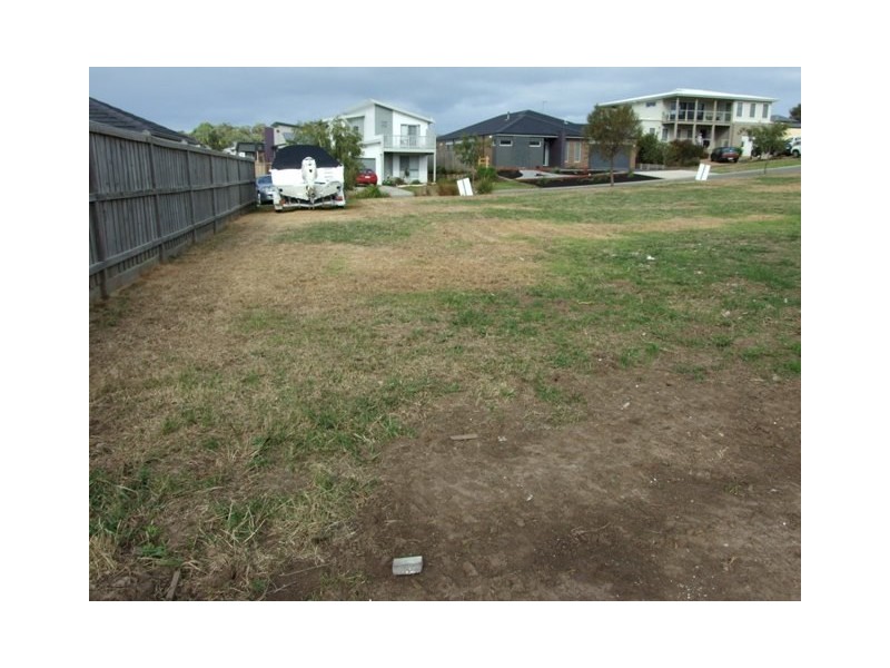 9 Egret Way, Cowes VIC 3922