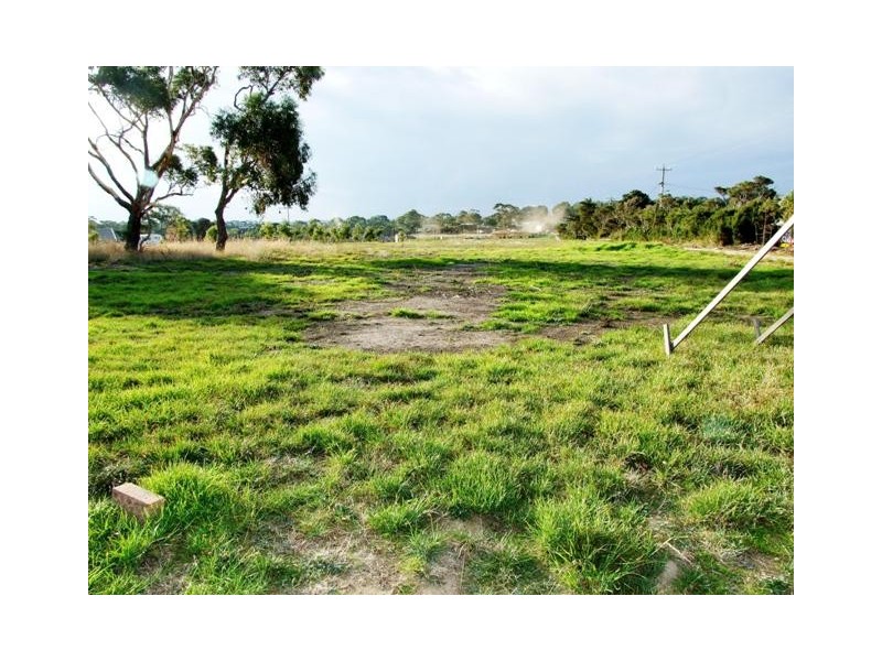 2 Silverstone Drive, Cowes VIC 3922