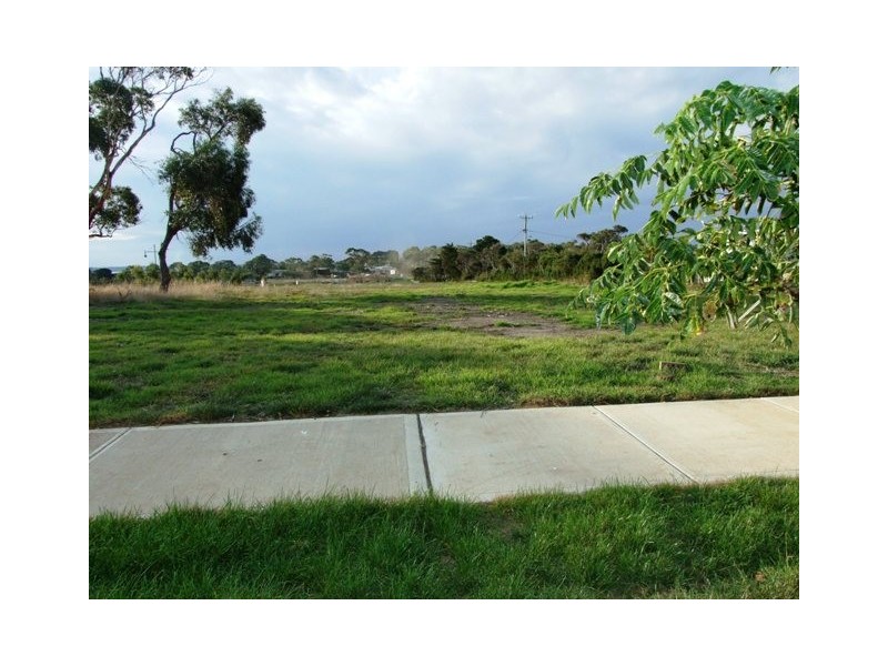 2 Silverstone Drive, Cowes VIC 3922