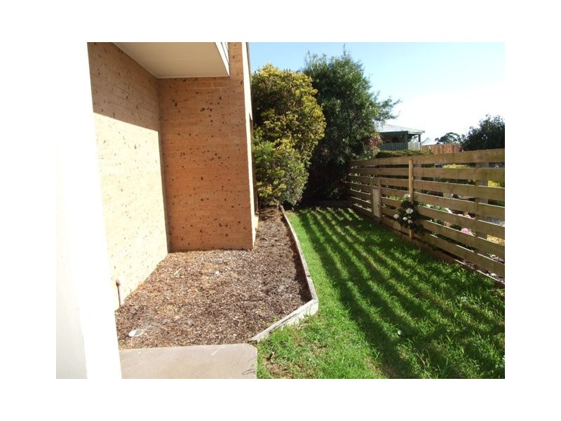 1/30 Wyndham Avenue, Cowes VIC 3922