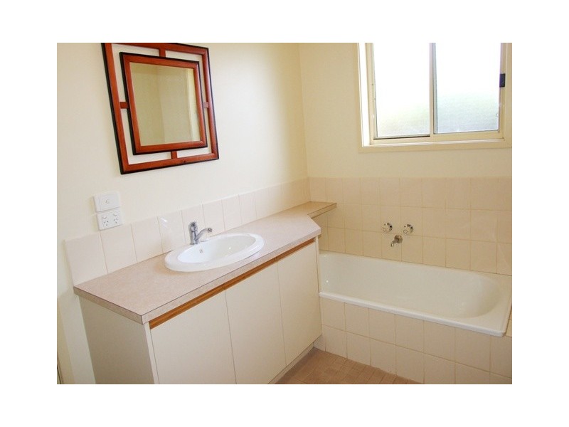 1/30 Wyndham Avenue, Cowes VIC 3922