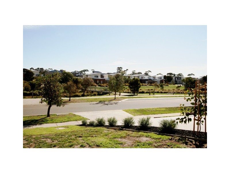 25 Seagrove Way, Cowes VIC 3922