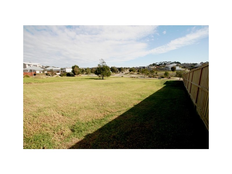 25 Seagrove Way, Cowes VIC 3922