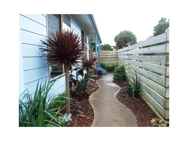 2 Dixon Street, Surf Beach VIC 3922