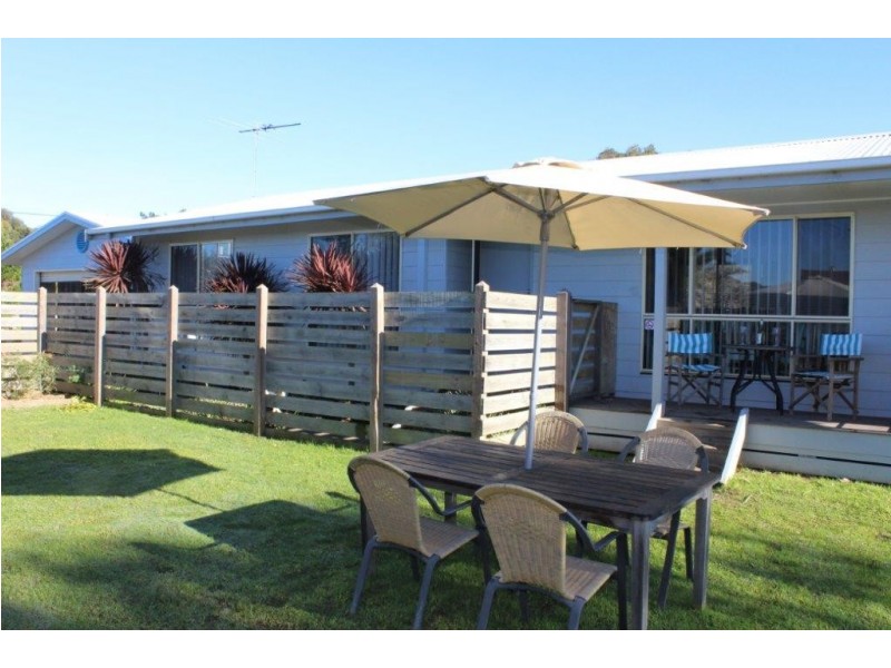 2 Dixon Street, Surf Beach VIC 3922