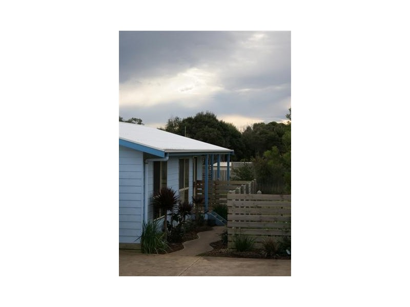 2 Dixon Street, Surf Beach VIC 3922