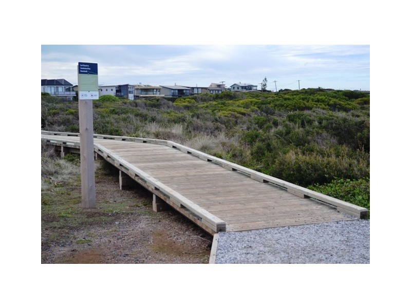 11 Gemma Street, Sunderland Bay VIC 3922