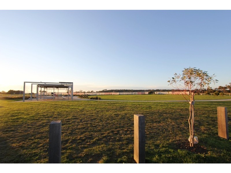 15 Seagrass Avenue, Cowes VIC 3922