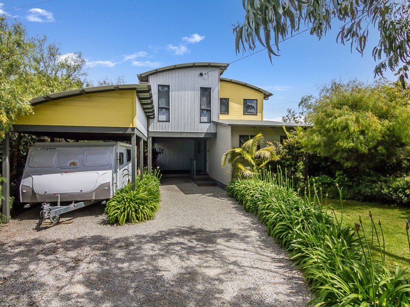 33 Broadwater Avenue, Cape Woolamai VIC 3925