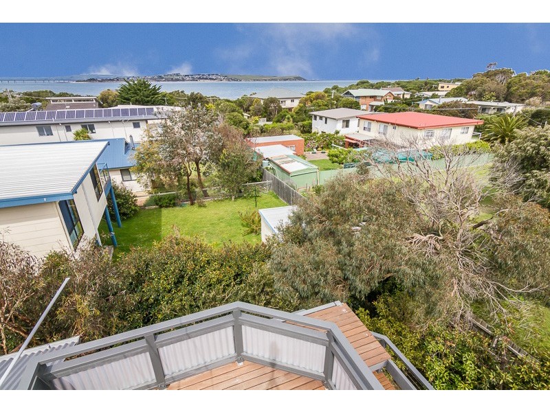33 Broadwater Avenue, Cape Woolamai VIC 3925