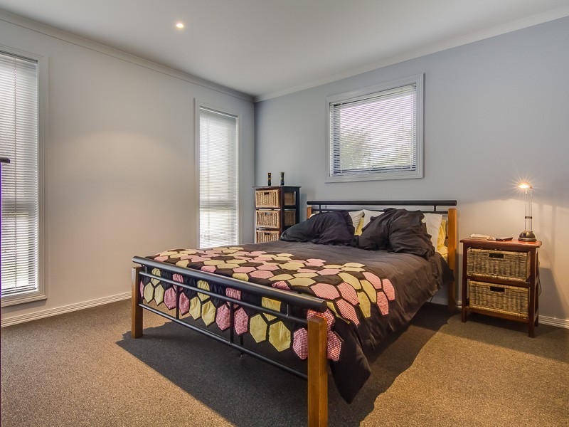 33 Broadwater Avenue, Cape Woolamai VIC 3925