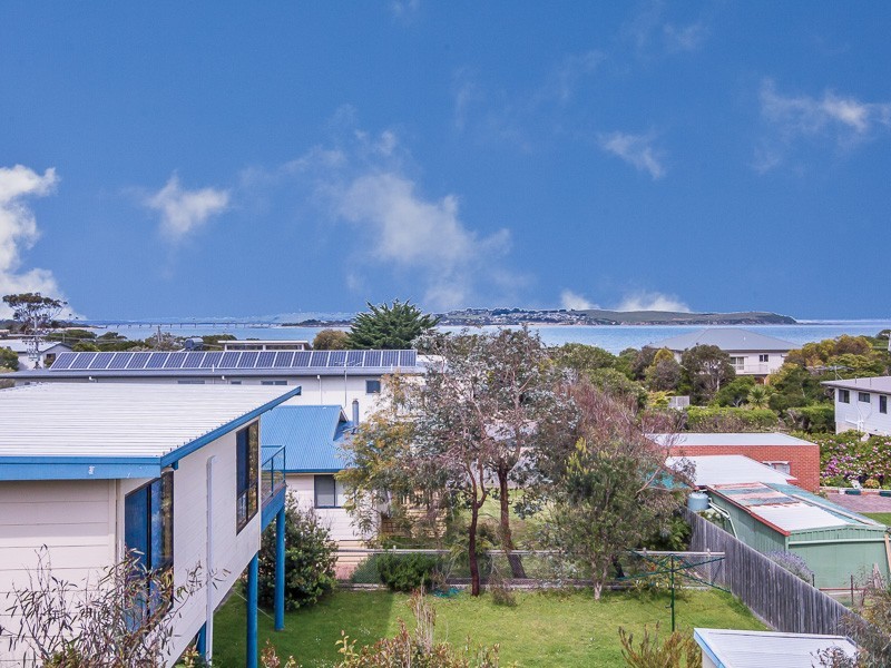 33 Broadwater Avenue, Cape Woolamai VIC 3925