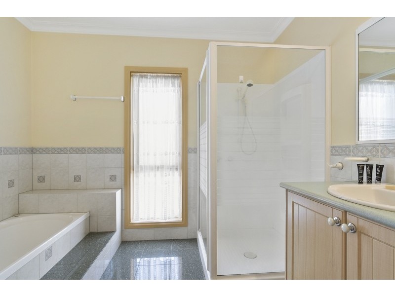 20 Justice Road, Cowes VIC 3922