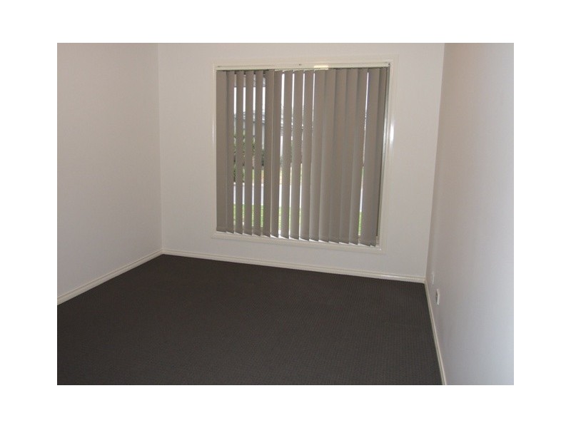 16 Rosella Grove, Cowes VIC 3922